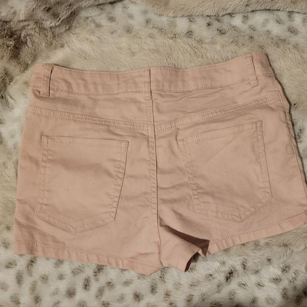 Shorts - Picture 4 of 4